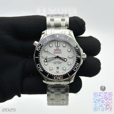 OR 오메가 씨마스터 다이버 300M 화이트+랜덤 러버밴드 세트